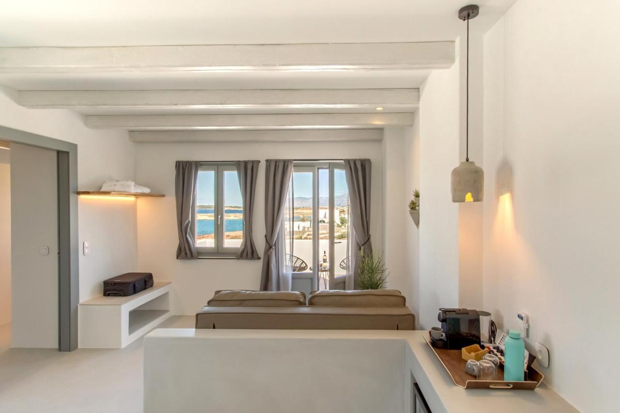 Paros Cape Suites เนาซา ภายนอก รูปภาพ